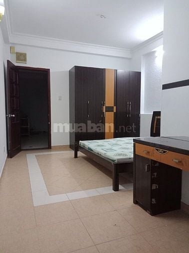 Sang hợp đồng căn hộ dịch vụ ngay cao lỗ Q8