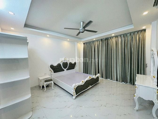 Bán nhà 7 tầng phố Lạc Long Quân, 90m2, ngõ ô tô, có thang máy, ở ngay