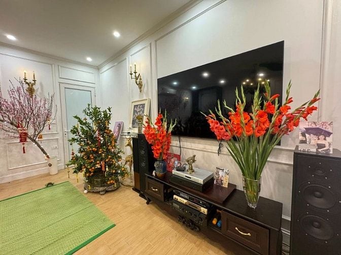 Bán nhà 7 tầng phố Lạc Long Quân, 90m2, ngõ ô tô, có thang máy, ở ngay