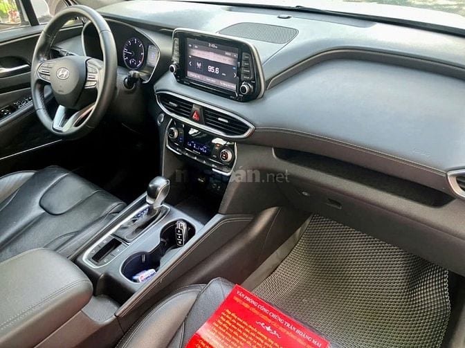 Gia đình bán xe Huyndai Santa Fe bản máy dầu SX 2019