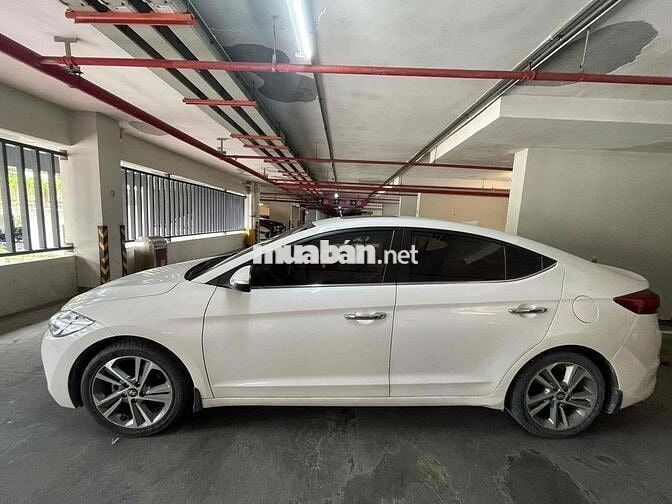 Hyundai Elantra 2018 2.0 AT - 10000 km