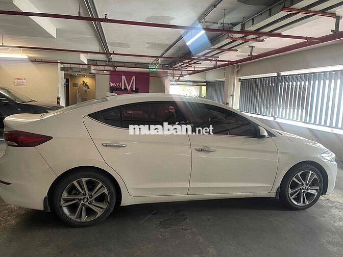 Hyundai Elantra 2018 2.0 AT - 10000 km