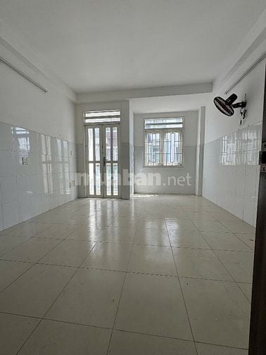 Cho thuê nhà 4 tầng 7 PN 7WC 7 BẾP tại Tô Hiệu Tân Phú