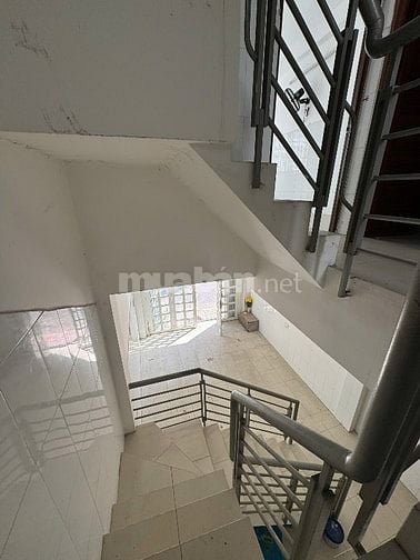 Cho thuê nhà 4 tầng 7 PN 7WC 7 BẾP tại Tô Hiệu Tân Phú
