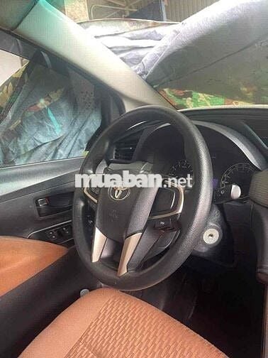 Toyota Innova 2017 2.0E - 90000 km