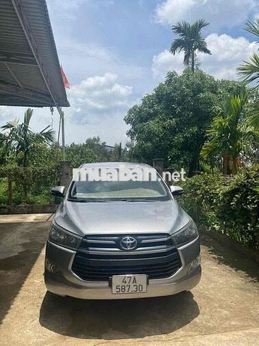 Toyota Innova 2017 2.0E - 90000 km
