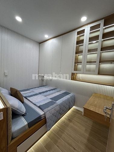 Bán gấp nhà ở đường Nguyễn Xuân Phụng, phường 2, quận 6, giá 2 tỷ 050 