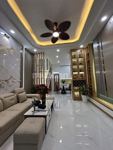 Bán gấp nhà ở đường Nguyễn Xuân Phụng, phường 2, quận 6, giá 2 tỷ 050 