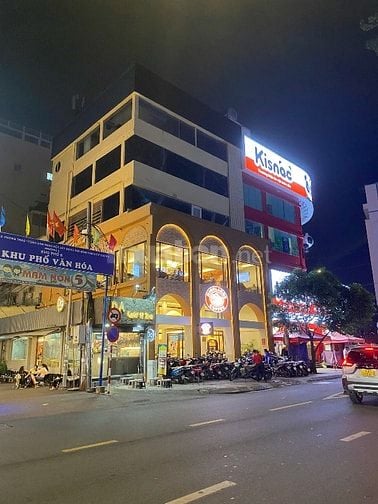 bán nhà 2 mtien ng. đ. chiểu q3, dt 5x14m,trệtlửng,1 lầu giá 25,4 tỉ 