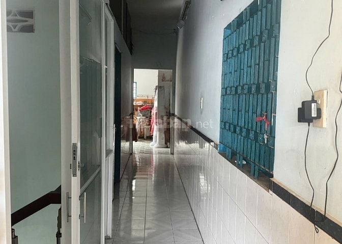 NHÀ CHO THUÊ NGUYÊN CĂN-1 TRỆT- 2LẦU, SÂN THƯỠNG XUYÊN SUỐT-Q. TÂN PHÚ