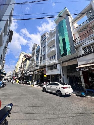 Bán Tòa nhà CHDV khu  VIP  Quận 10 ngay khu trụ sở VIETTEL