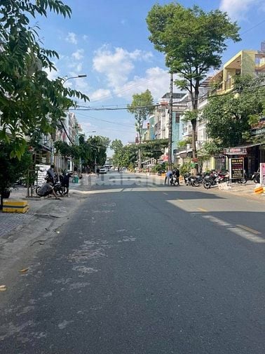 Nhà MT khu Tên Lửa đường số 24A , 4,5x20m 3.5 tấm giá 17 triệu/tháng