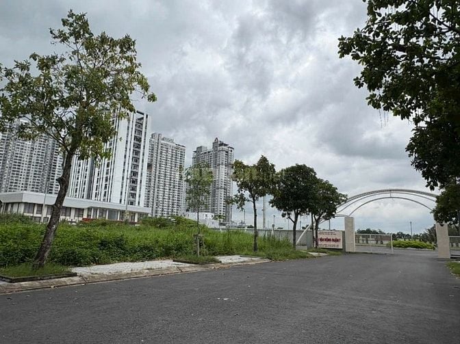 Bán đất đường xe hơi kế Phú Mỹ Hưng giá 6 tỷ 800 triệu 
