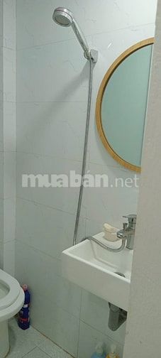 Chủ nhà cần bán nhà nhỏ, sổ đỏ chính chủ. Dt 12m2, 3 tầng