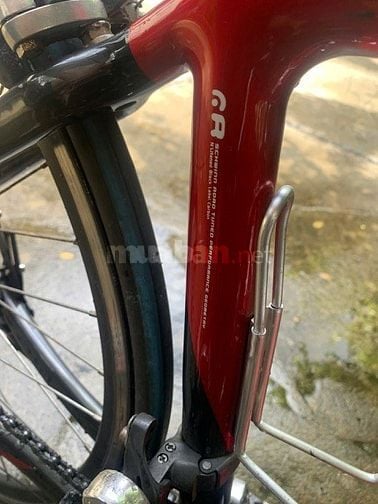 Xe đạp thể thao mới 95%, 1 chiếc màu trắng th,1 chiếc màu đỏ tay cong.