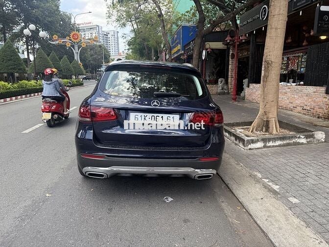Mercedes Benz GLC 2022 200 - 21000 km