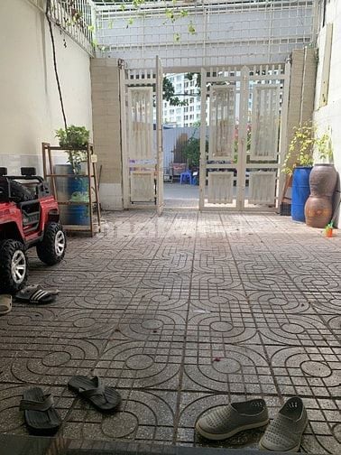 Cho thuê nhà hxt 180/11D  Nguyễn Hữu Cảnh, p22 quận Bình Thạnh 