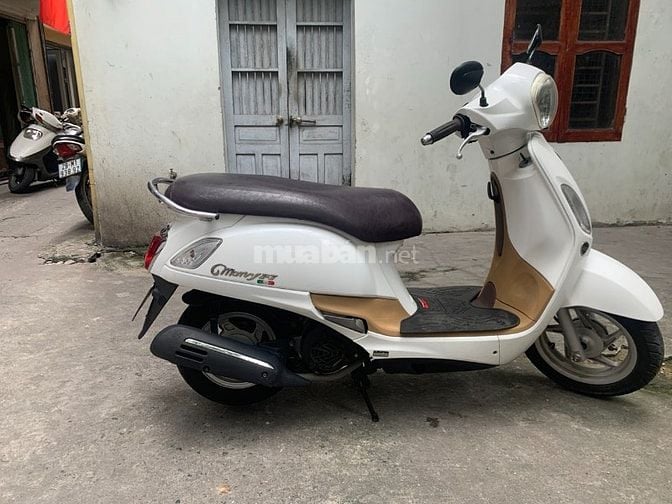 Cần bán xe Kimco đời mới Fi 125cc màu trắng, xe còn rất mới, ít đi