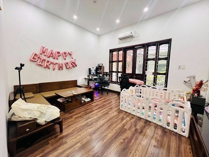 Bán nhà phố Trúc Khê. P Láng Hạ 70m2, ô tô ra vào, khu phân lô, vỉa hè