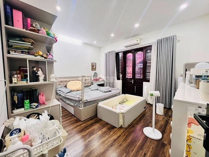 Bán nhà phố Trúc Khê. P Láng Hạ 70m2, ô tô ra vào, khu phân lô, vỉa hè