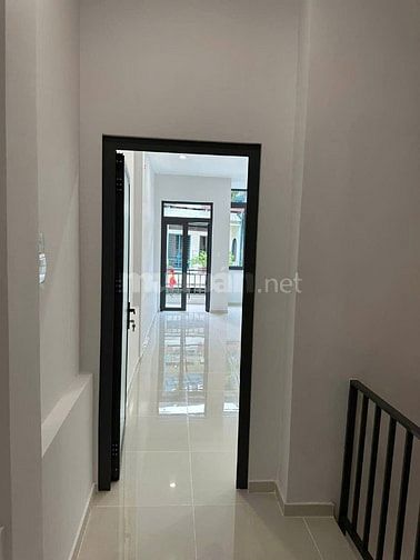 Cho thuê nhà hẻm ốc đào . thông ra Cống Quỳnh .  