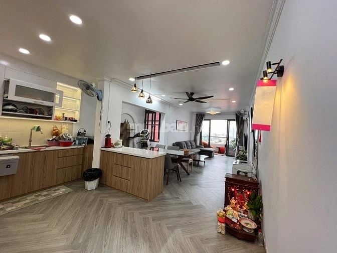 Chính chủ bán 312 Lạc Long Quân,2,7 tỷ  66m2, 2pn 2wc, sổ hồng Q11 HCM