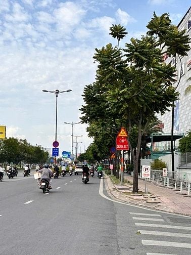148,7M2, 8,5 TỶ - NHÀ HXH– KHU VIP BÊN SÔNG – P.HIỆP BÌNH CHÁNH