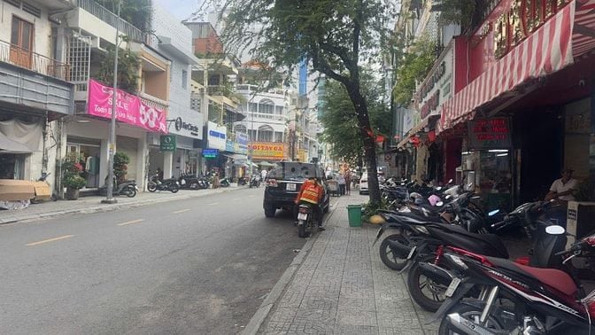 Bán Nhà mặt tiền số 20 Nguyễn Hữu Cầu, P.Tân Định, Quận 1