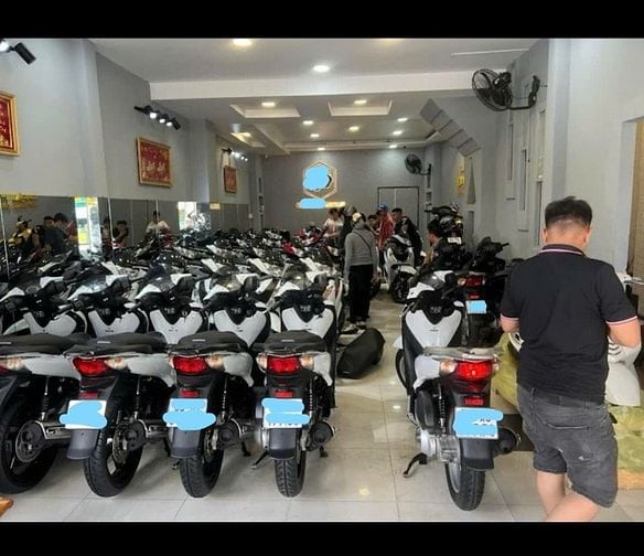 Bán nhà MT Lạc Long Quân P.10, Quận 11