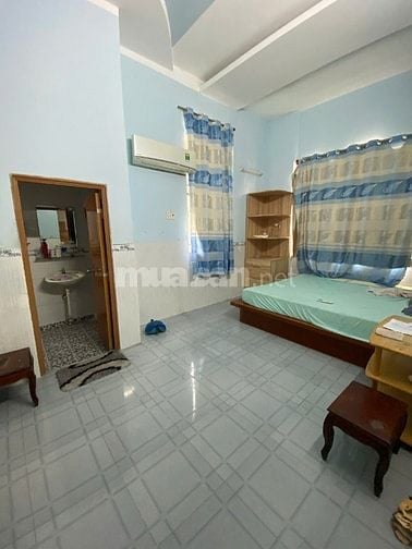 Bán nhà - 7 phòng wc riêng - hẻm xe hơi 6m thông - Ngay chợ Lạc Quang 