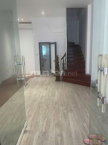Cho thuê nhà ngõ 515 Hoàng Hoa Thám Ba Đình, ô tô đỗ cửa 