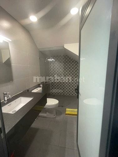 Bán nhà 5x20 1 trệt 2 lầu 4 phòng ngủ 3 tolet full nội thất