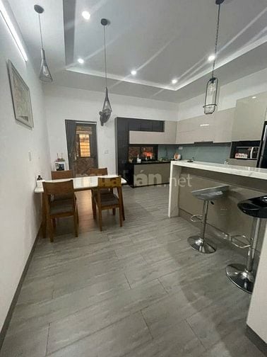 Bán nhà 5x20 1 trệt 2 lầu 4 phòng ngủ 3 tolet full nội thất