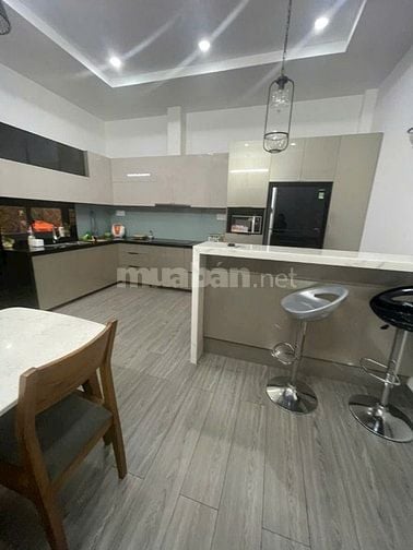 Bán nhà 5x20 1 trệt 2 lầu 4 phòng ngủ 3 tolet full nội thất