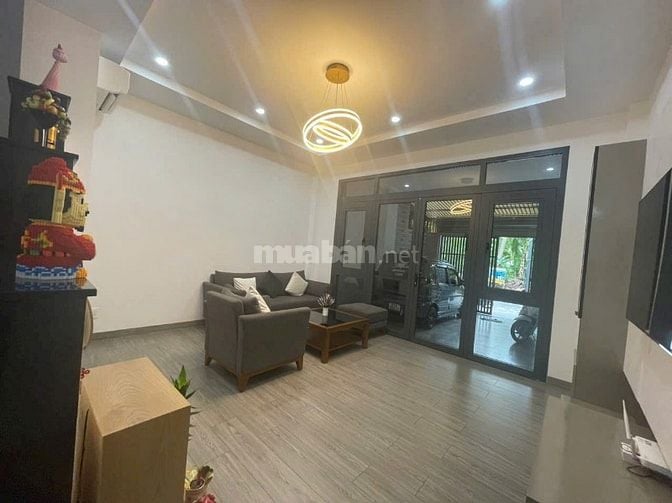 Bán nhà 5x20 1 trệt 2 lầu 4 phòng ngủ 3 tolet full nội thất