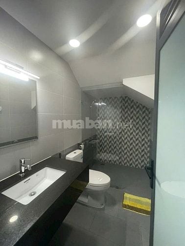 Bán nhà 5x20 1 trệt 2 lầu 4 phòng ngủ 3 tolet full nội thất