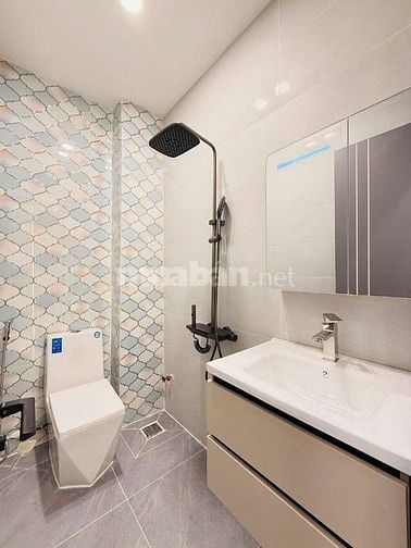 Bán gấp nhà Huỳnh Văn Nghệ, Tân Bình 38m2 chỉ 1tỷ750 gần Sân bay TSN