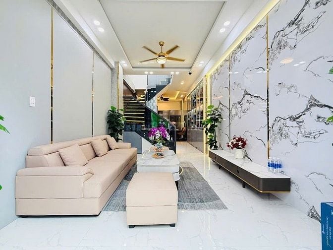 Bán gấp nhà Huỳnh Văn Nghệ, Tân Bình 38m2 chỉ 1tỷ750 gần Sân bay TSN