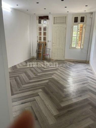 Cho thuê nhà ngõ 515 Hoàng Hoa Thám Ba Đình, ô tô đỗ cửa 