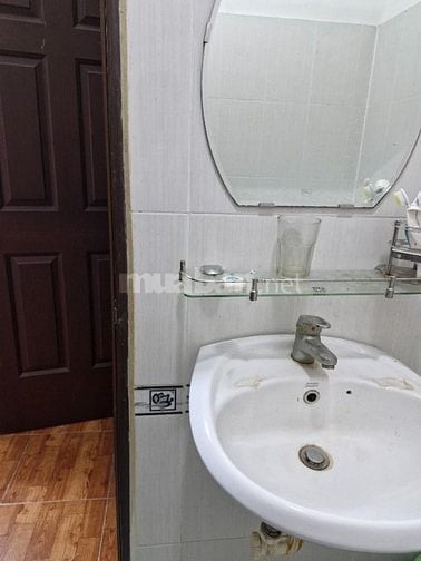 Nhà hẻm vip rộng , yên tĩnh . Khu dân cư 