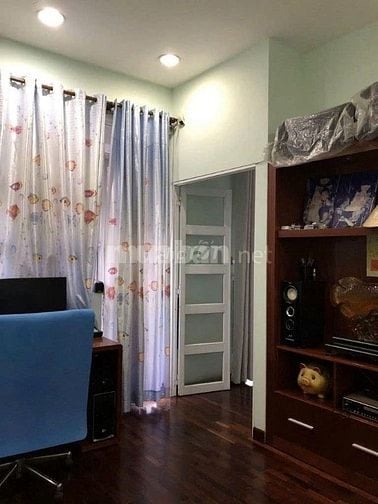NC 2 MT Kinh Doanh Phan Văn Hân P.17 Bình Thạnh ngang 10x10m Trệt 2L