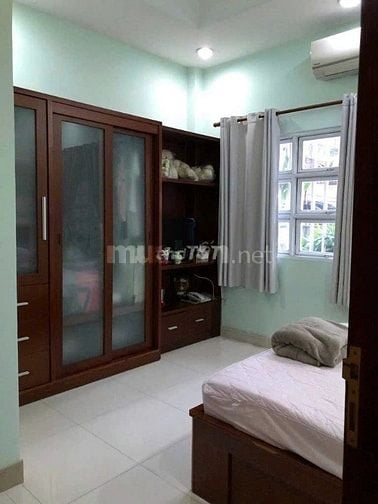 NC 2 MT Kinh Doanh Phan Văn Hân P.17 Bình Thạnh ngang 10x10m Trệt 2L