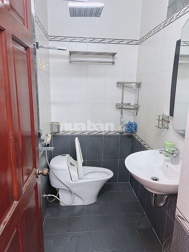 BÁN NHÀ HẺM 820 HẬU GIANG. NHÀ MINH PHỤNG