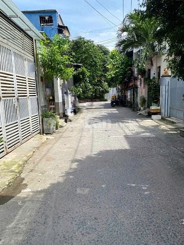 Bán nhà - 7 phòng wc riêng - hẻm xe hơi 6m thông - Ngay chợ Lạc Quang 