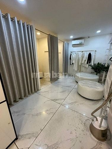 MT NC Hai chiều Võ Văn Tần P.5 Q3 Trống suốt 2 lầu đẹp