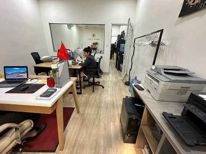MT NC Hai chiều Võ Văn Tần P.5 Q3 Trống suốt 2 lầu đẹp