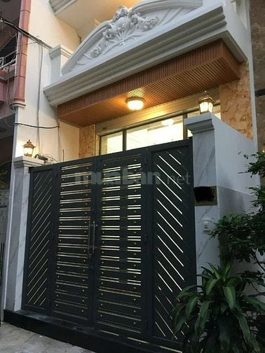 Chỉ 10.5Tỷ Nhà Mới Đẹp Kiến Trúc Tân Cổ Điển,TT Quận 11 Có thang maý