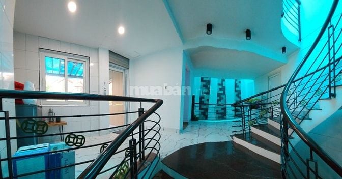 Bán nhà 7 x18 ,1 hầm 3 lầu khu dân cư ven sông 23,9 tỷ