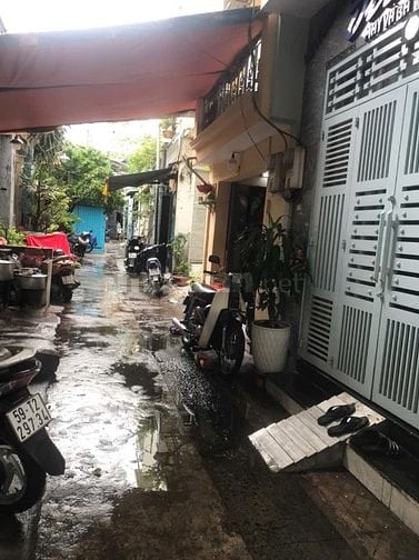 Cho thuê nhà nguyên căn đường 3 tháng 2, Quận 10, 3,4x10m, 12tr