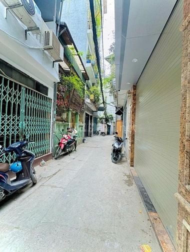 Bán nhà Lĩnh nam 37m 3 tầng KCBT chắc chắn giá đt